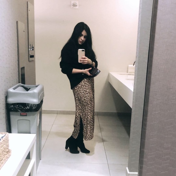 Meet your Posher, Farah - Picture 3 of 5